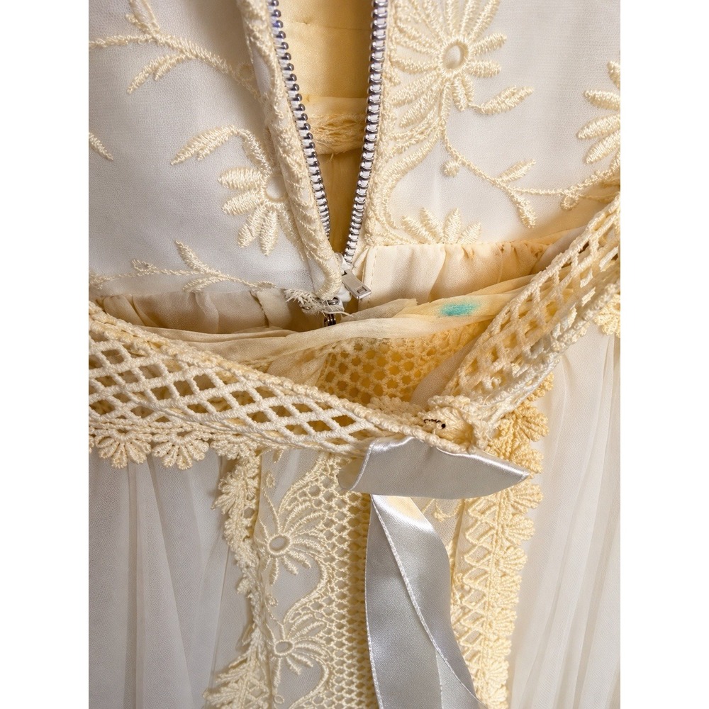 Vintage Handmade Ivory Lace Wedding Dress Bridal Gown 26" Waist 72" Train - Picture 13 of 14